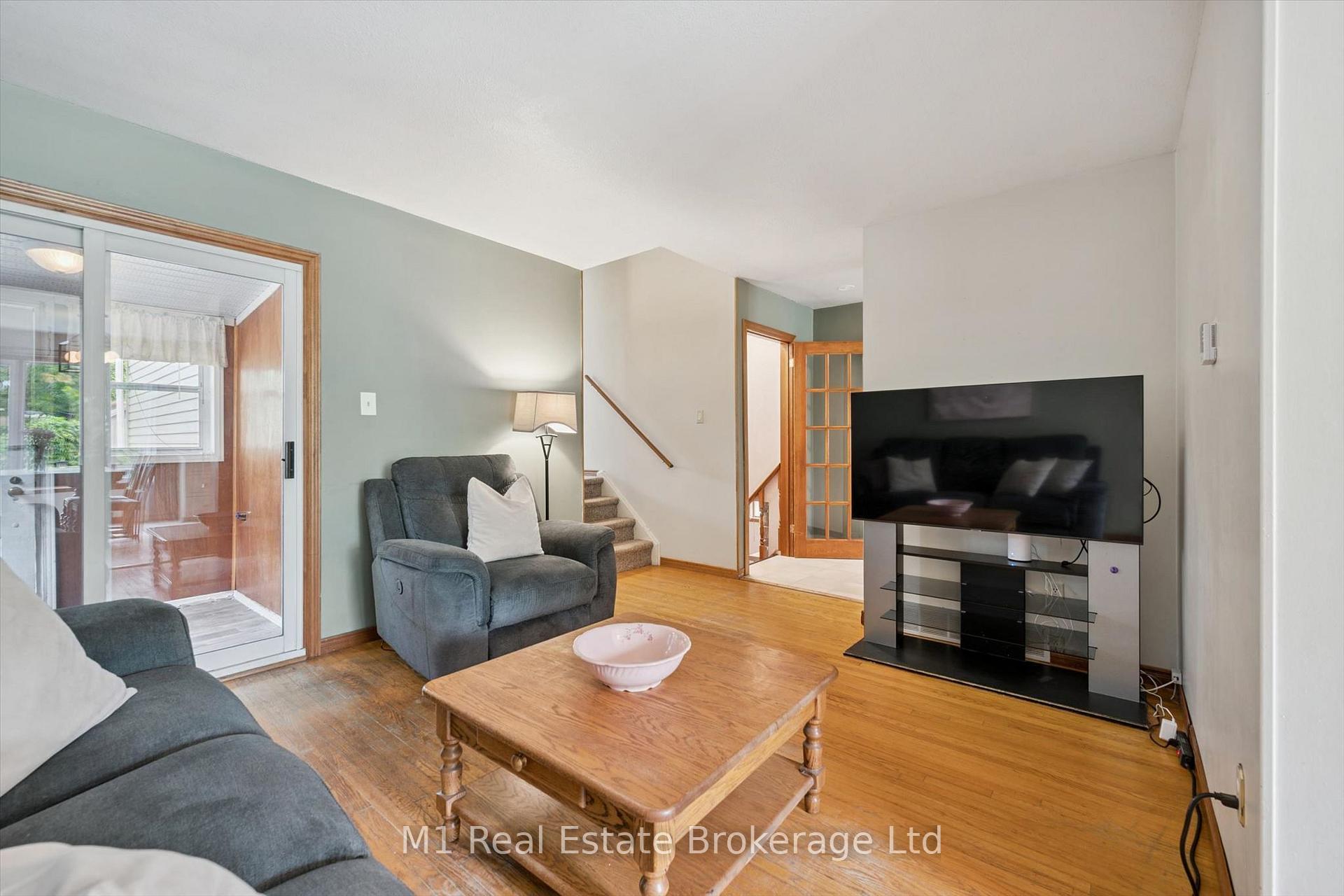 Photo 17 of 216 Parkside Drive E, Centre Wellington, Fergus — HOMEH