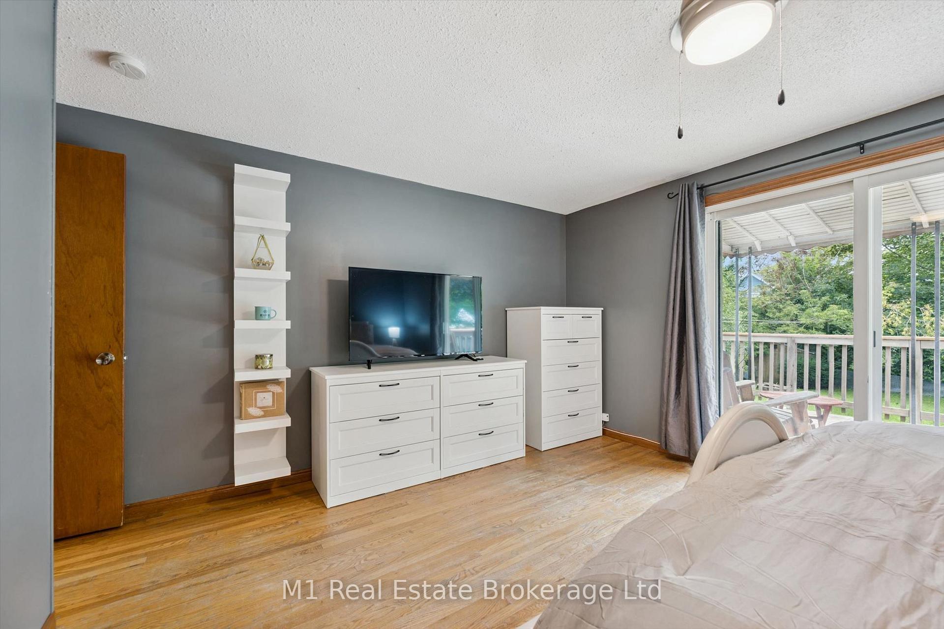 Photo 24 of 216 Parkside Drive E, Centre Wellington, Fergus — HOMEH