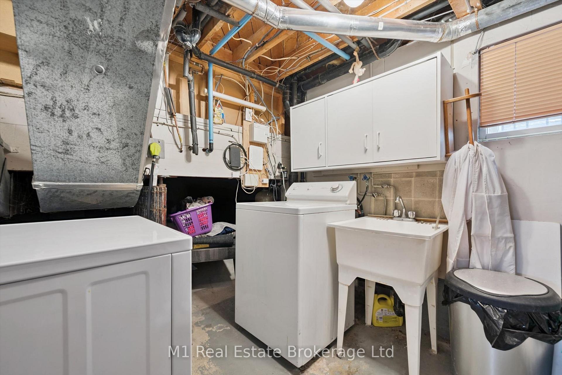 Photo 31 of 216 Parkside Drive E, Centre Wellington, Fergus — HOMEH