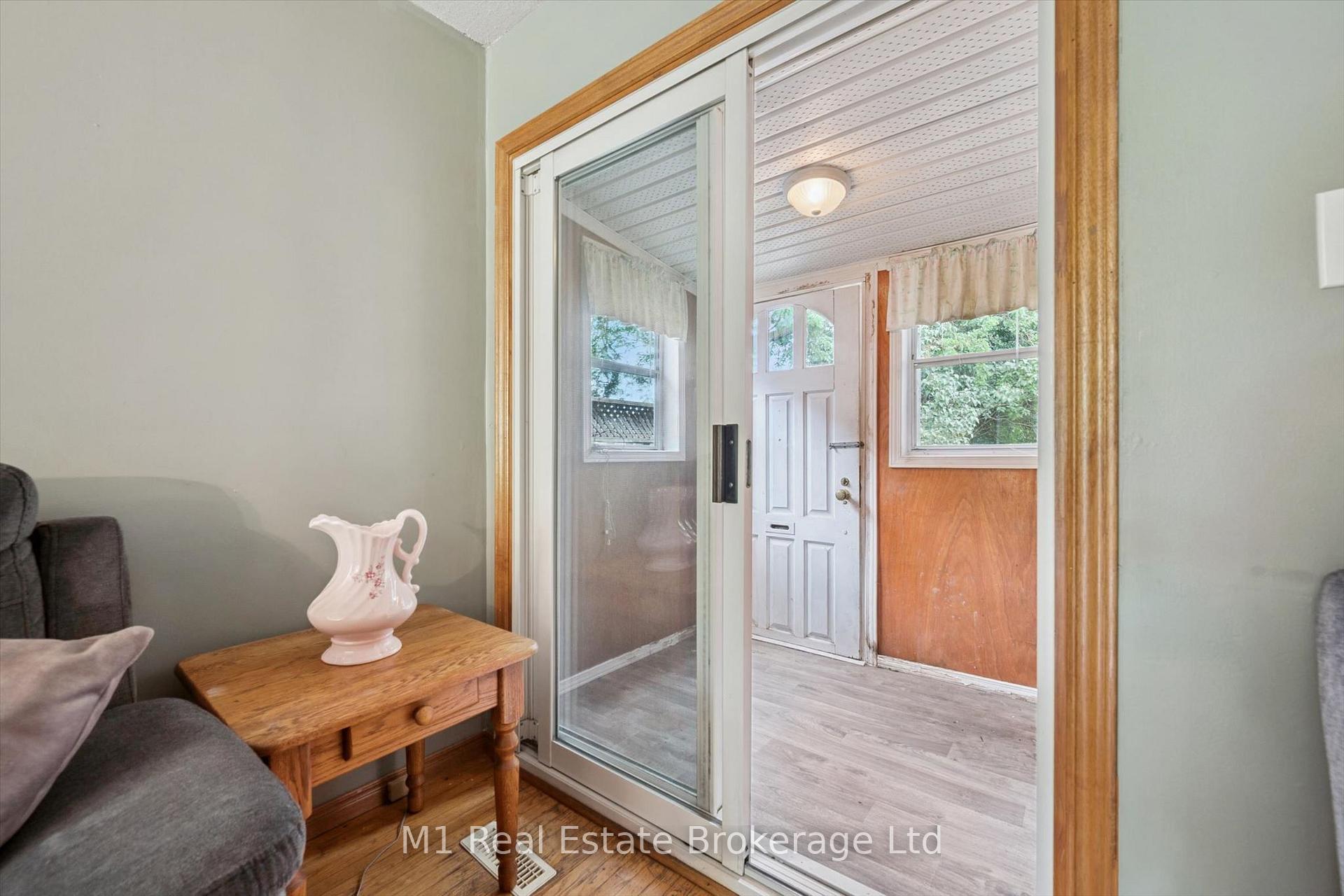 Photo 32 of 216 Parkside Drive E, Centre Wellington, Fergus — HOMEH