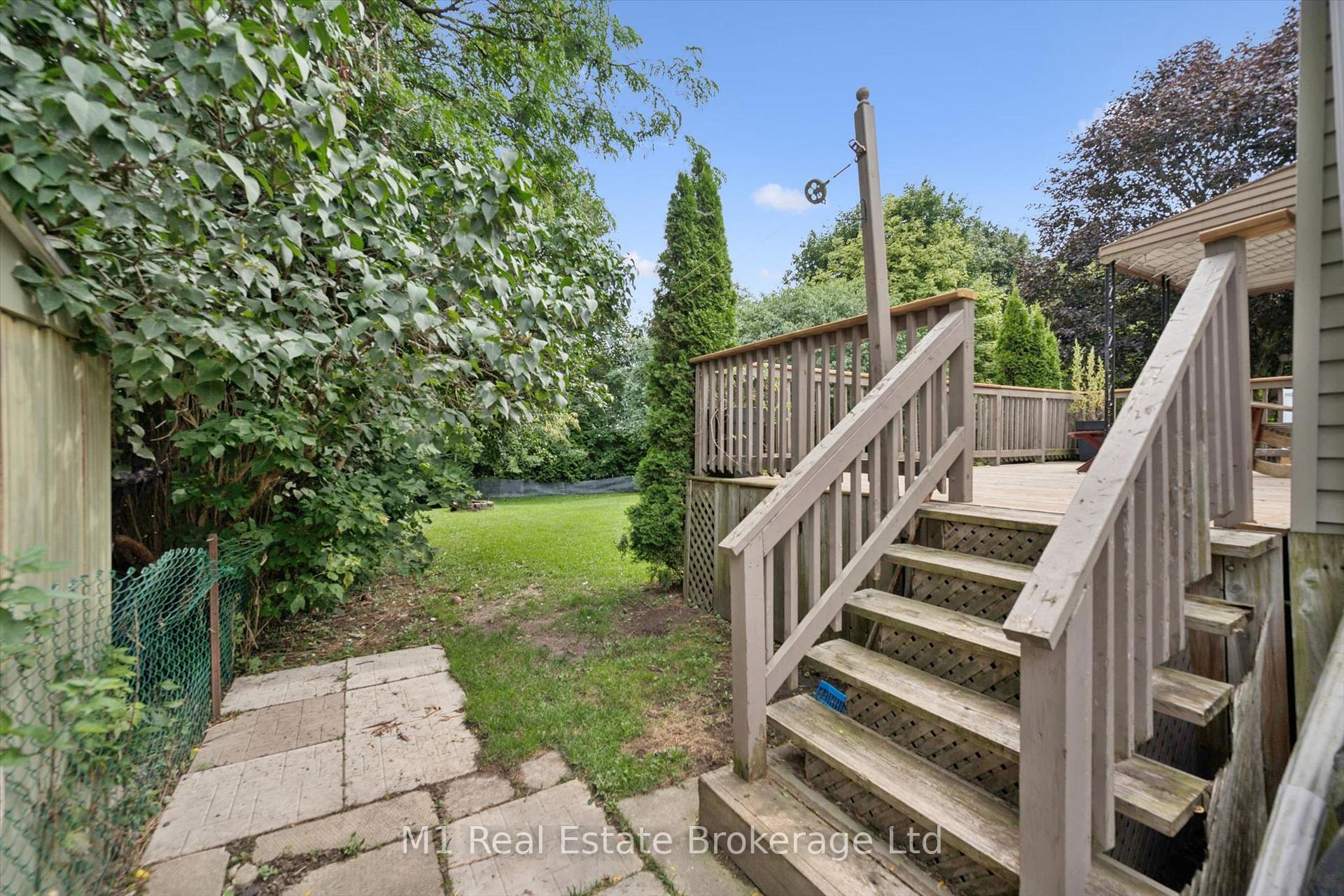 Photo 34 of 216 Parkside Drive E, Centre Wellington, Fergus — HOMEH