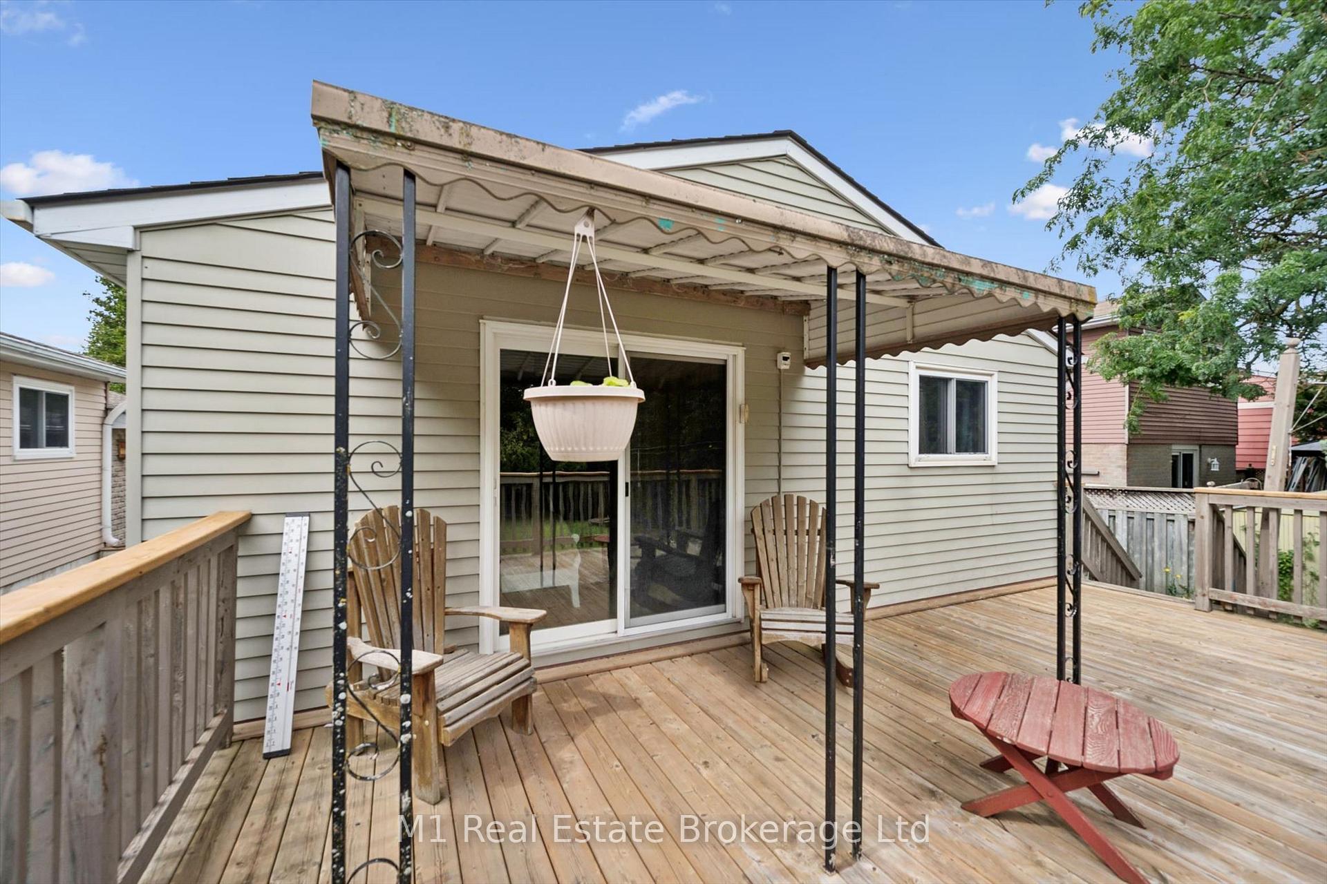 Photo 36 of 216 Parkside Drive E, Centre Wellington, Fergus — HOMEH