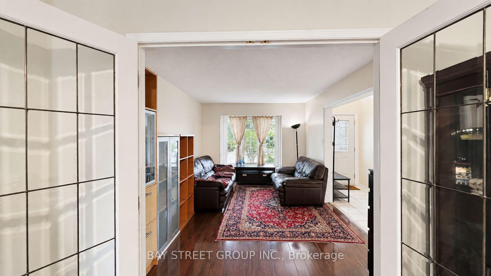 Photo 4 of 3095 Cascade Court, Mississauga, Erin Mills — HOMEH