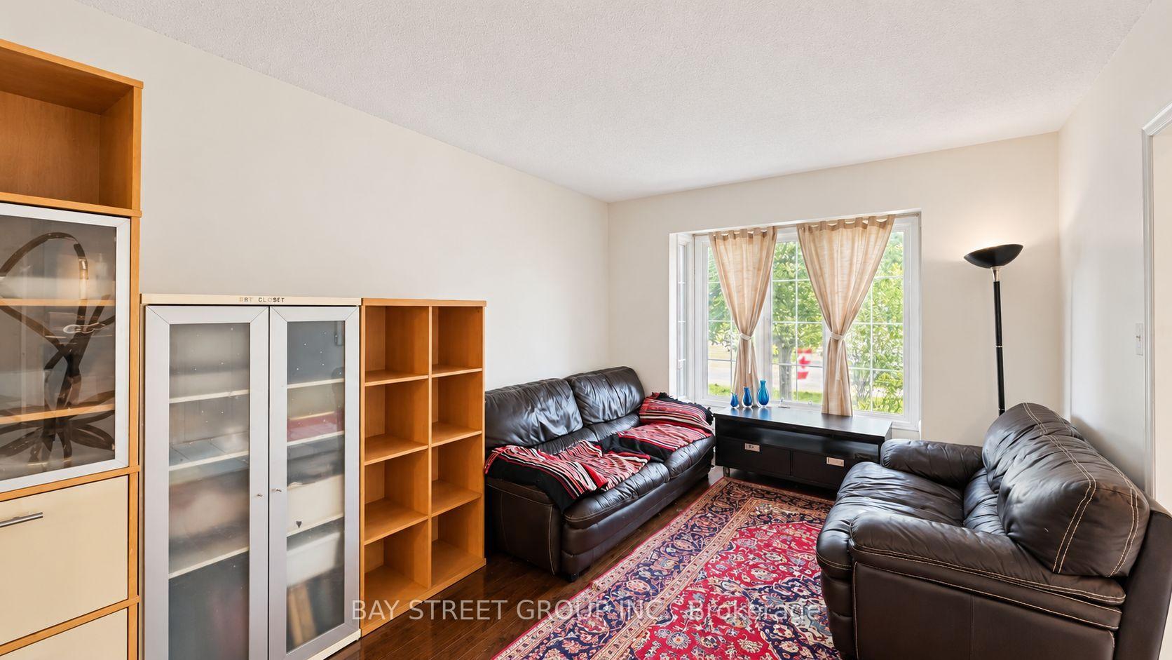 Photo 5 of 3095 Cascade Court, Mississauga, Erin Mills — HOMEH