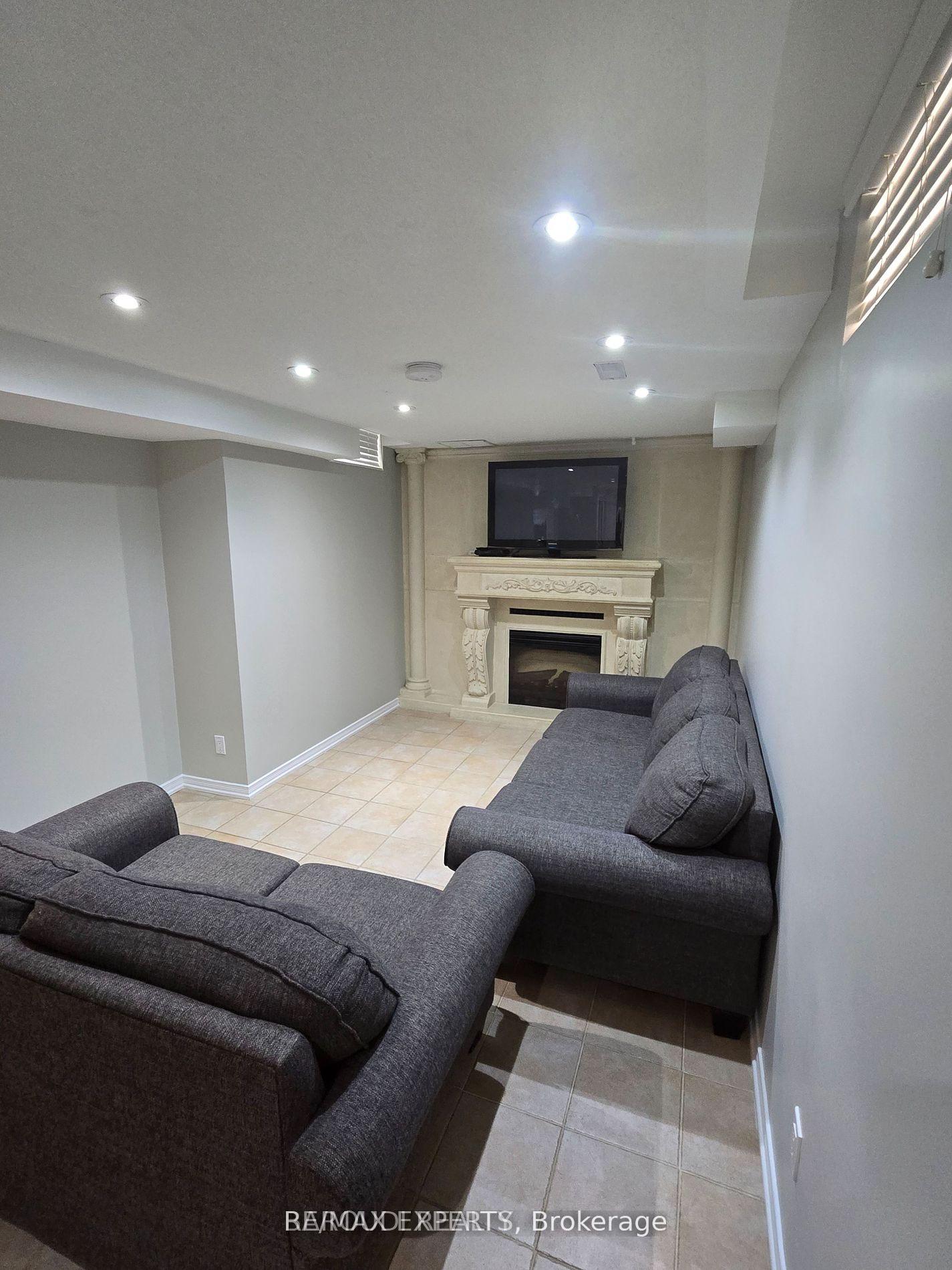Photo 9 of Unit Lower, 19 Rory Road, North York, Maple Leaf — HOMEH