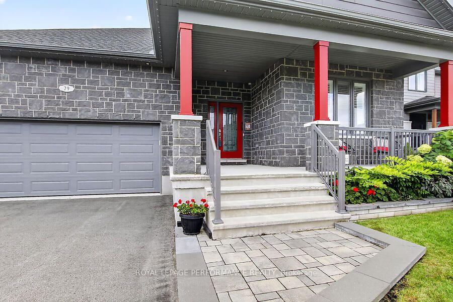 Photo 2 of 79 Axel Crescent, Ottawa, Kanata - Emerald Meadows/Trailwest — HOMEH