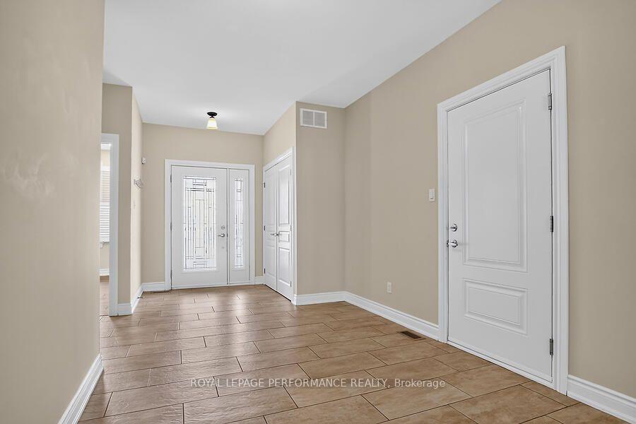Photo 3 of 79 Axel Crescent, Ottawa, Kanata - Emerald Meadows/Trailwest — HOMEH
