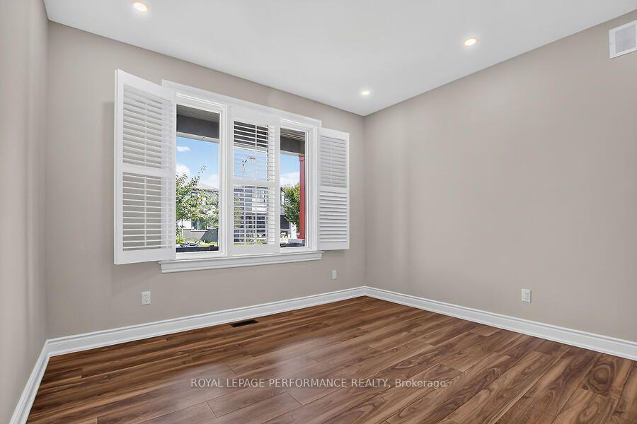 Photo 5 of 79 Axel Crescent, Ottawa, Kanata - Emerald Meadows/Trailwest — HOMEH