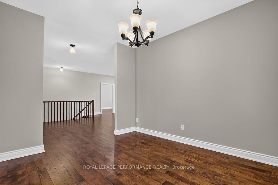 Photo 10 of 79 Axel Crescent, Ottawa, Kanata - Emerald Meadows/Trailwest — HOMEH