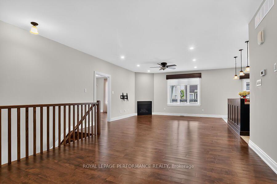 Photo 12 of 79 Axel Crescent, Ottawa, Kanata - Emerald Meadows/Trailwest — HOMEH