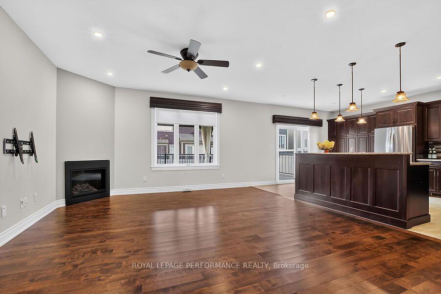 Photo 13 of 79 Axel Crescent, Ottawa, Kanata - Emerald Meadows/Trailwest — HOMEH