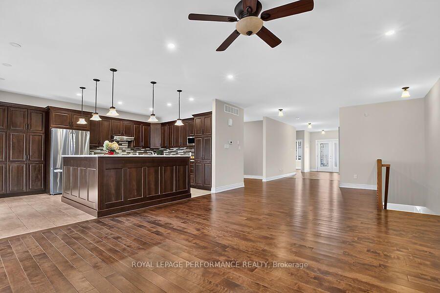 Photo 14 of 79 Axel Crescent, Ottawa, Kanata - Emerald Meadows/Trailwest — HOMEH