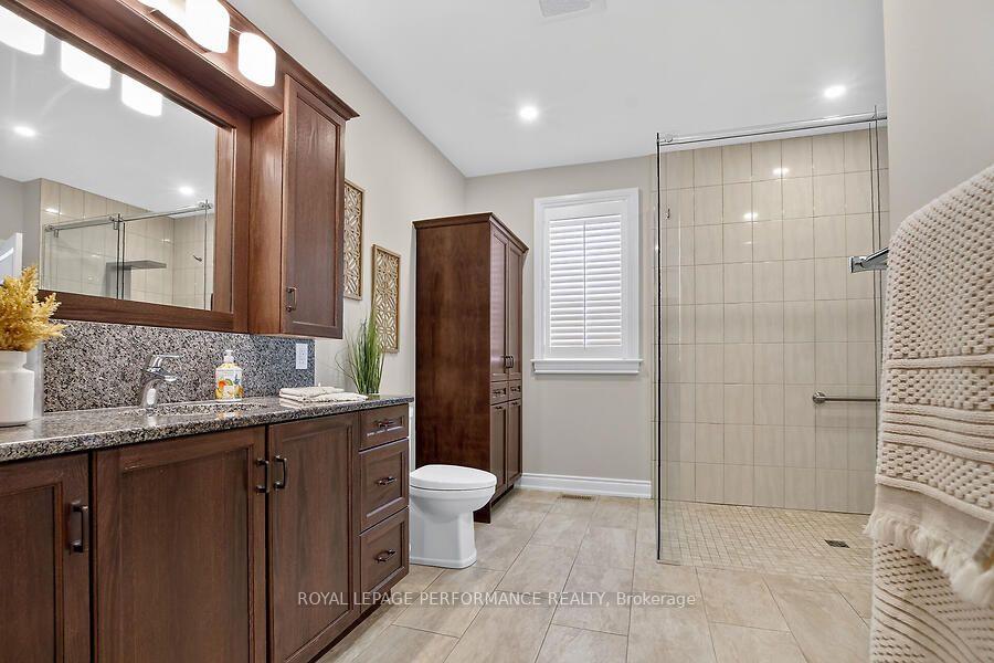 Photo 25 of 79 Axel Crescent, Ottawa, Kanata - Emerald Meadows/Trailwest — HOMEH