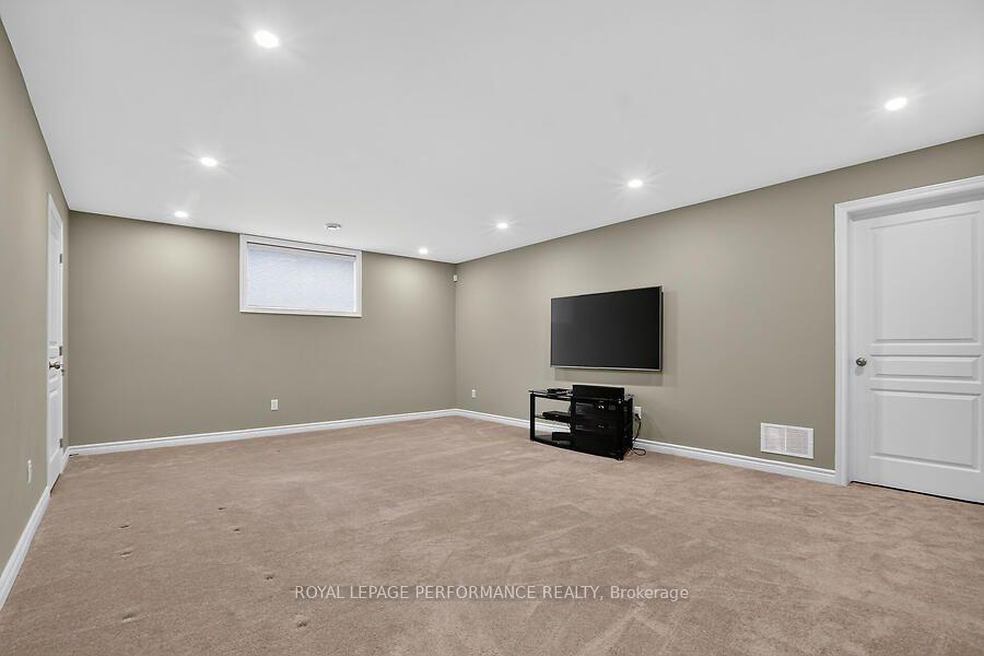 Photo 31 of 79 Axel Crescent, Ottawa, Kanata - Emerald Meadows/Trailwest — HOMEH