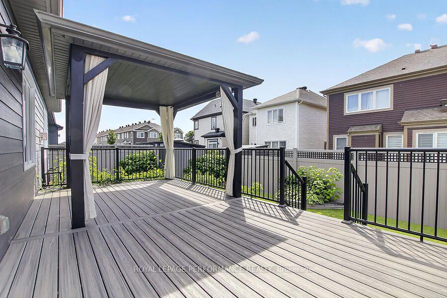 Photo 35 of 79 Axel Crescent, Ottawa, Kanata - Emerald Meadows/Trailwest — HOMEH