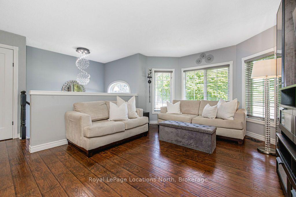 Photo 8 of 7 Coles Court, Wasaga Beach — HOMEH