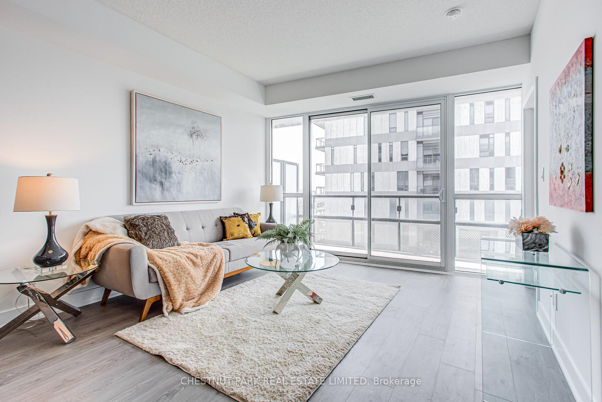 Photo 4 of Unit 902, 99 The Donway, North York, Banbury-Don Mills — HOMEH