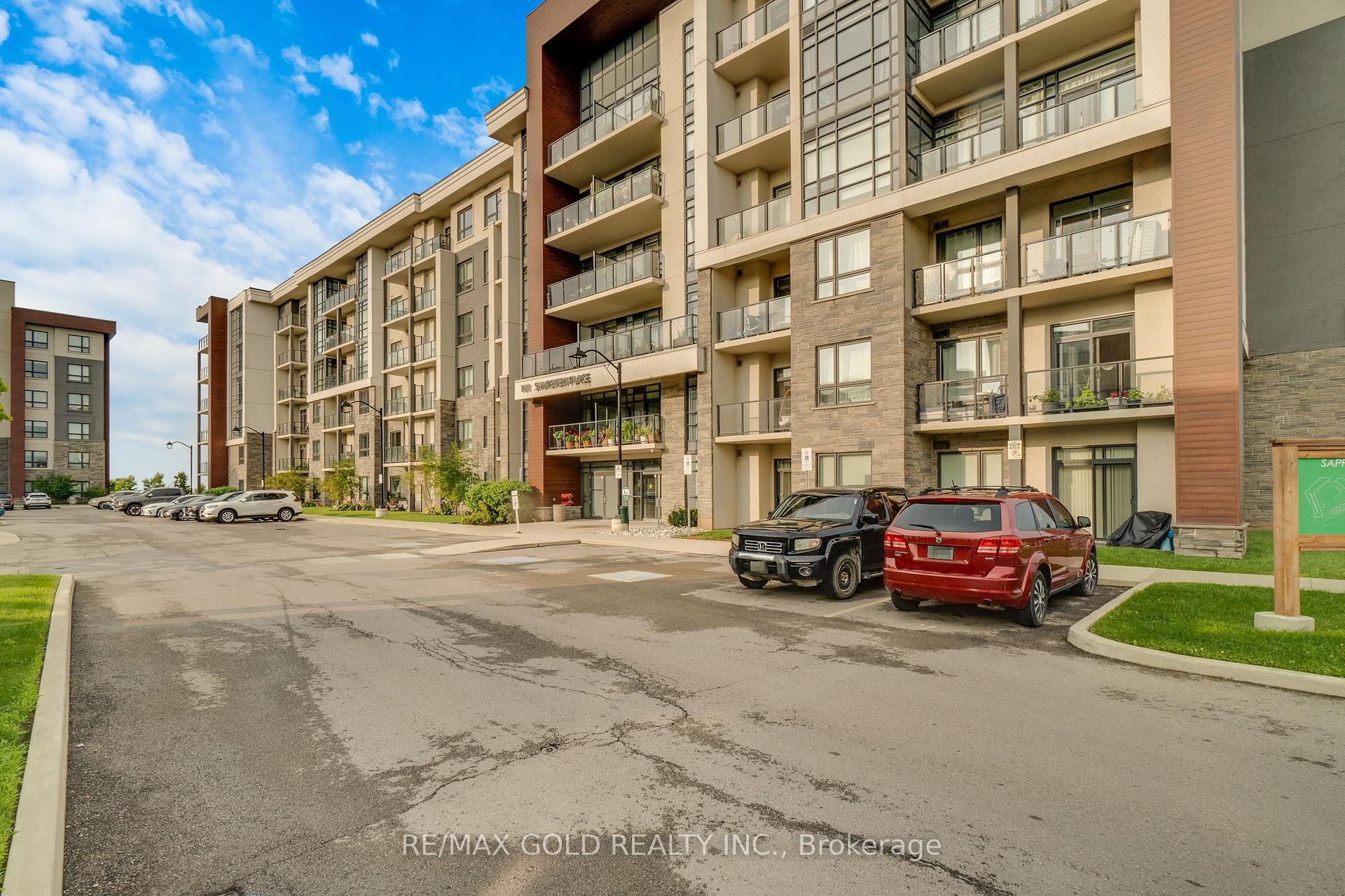 Photo 4 of Unit 502, 101 Shoreview Place, Hamilton, Stoney Creek — HOMEH