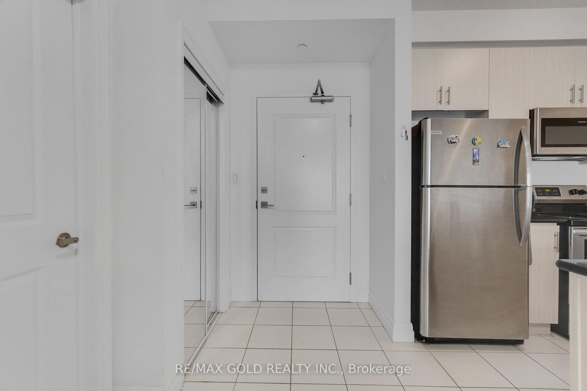 Photo 13 of Unit 502, 101 Shoreview Place, Hamilton, Stoney Creek — HOMEH