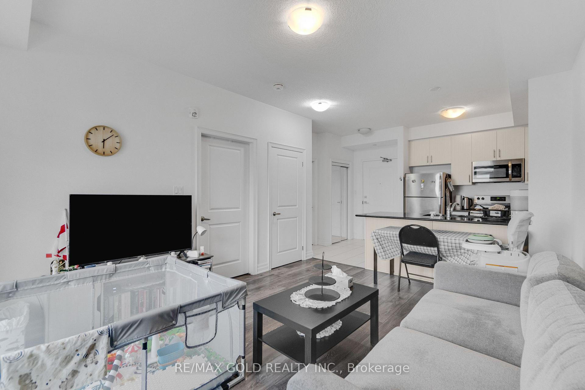Photo 16 of Unit 502, 101 Shoreview Place, Hamilton, Stoney Creek — HOMEH