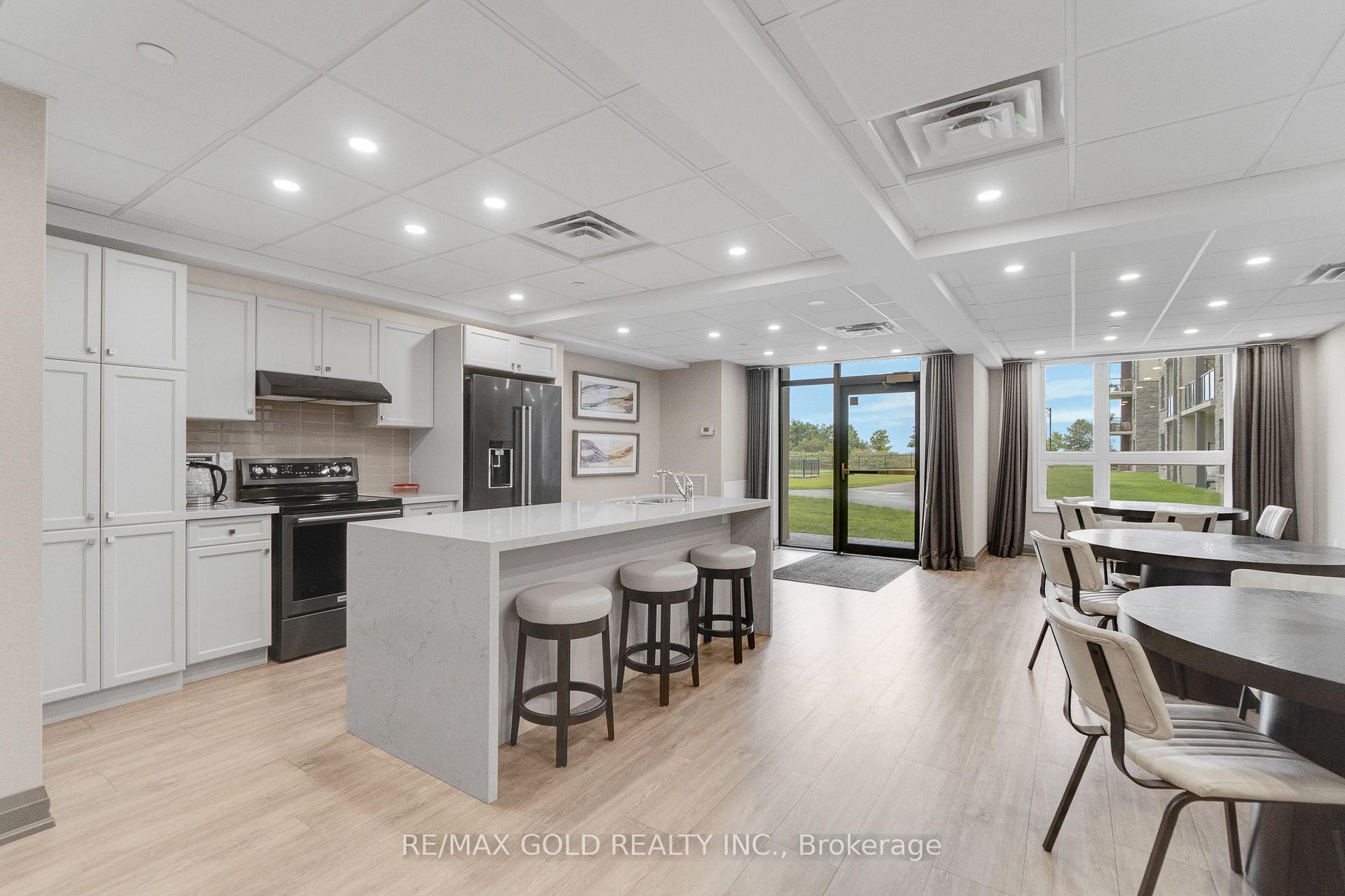 Photo 32 of Unit 502, 101 Shoreview Place, Hamilton, Stoney Creek — HOMEH