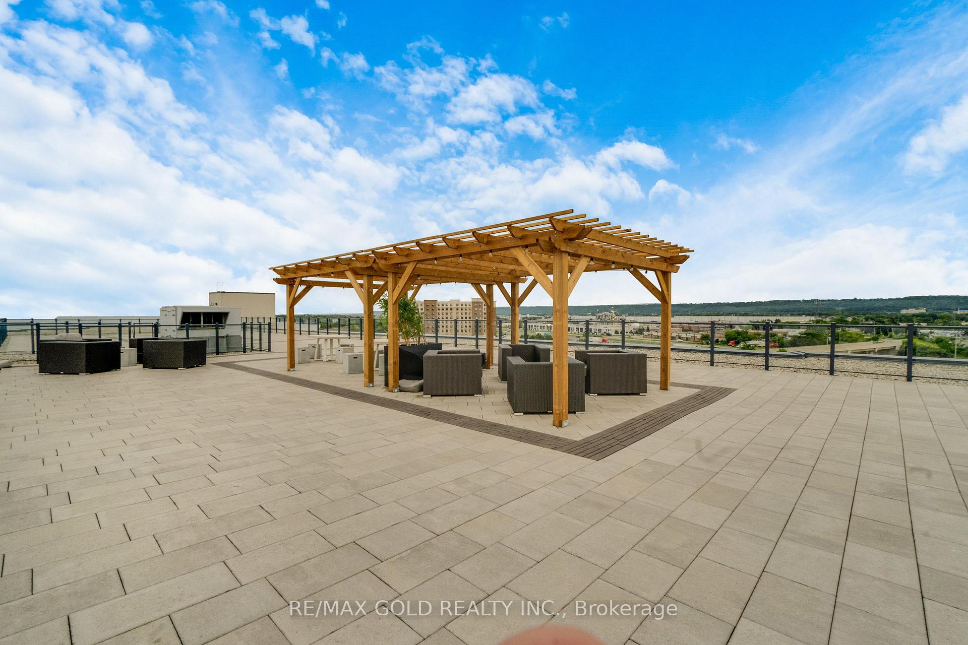 Photo 36 of Unit 502, 101 Shoreview Place, Hamilton, Stoney Creek — HOMEH
