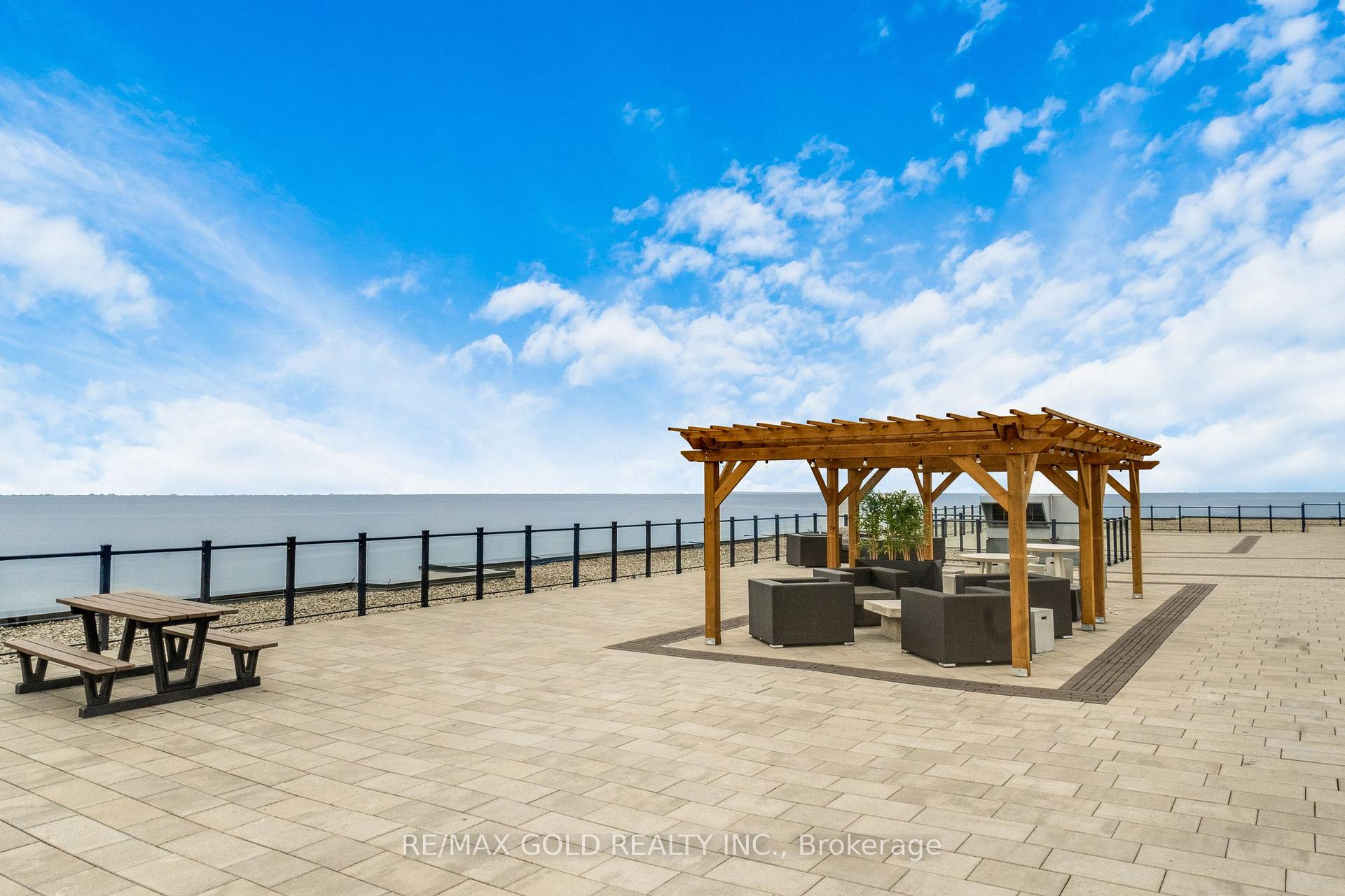 Photo 37 of Unit 502, 101 Shoreview Place, Hamilton, Stoney Creek — HOMEH