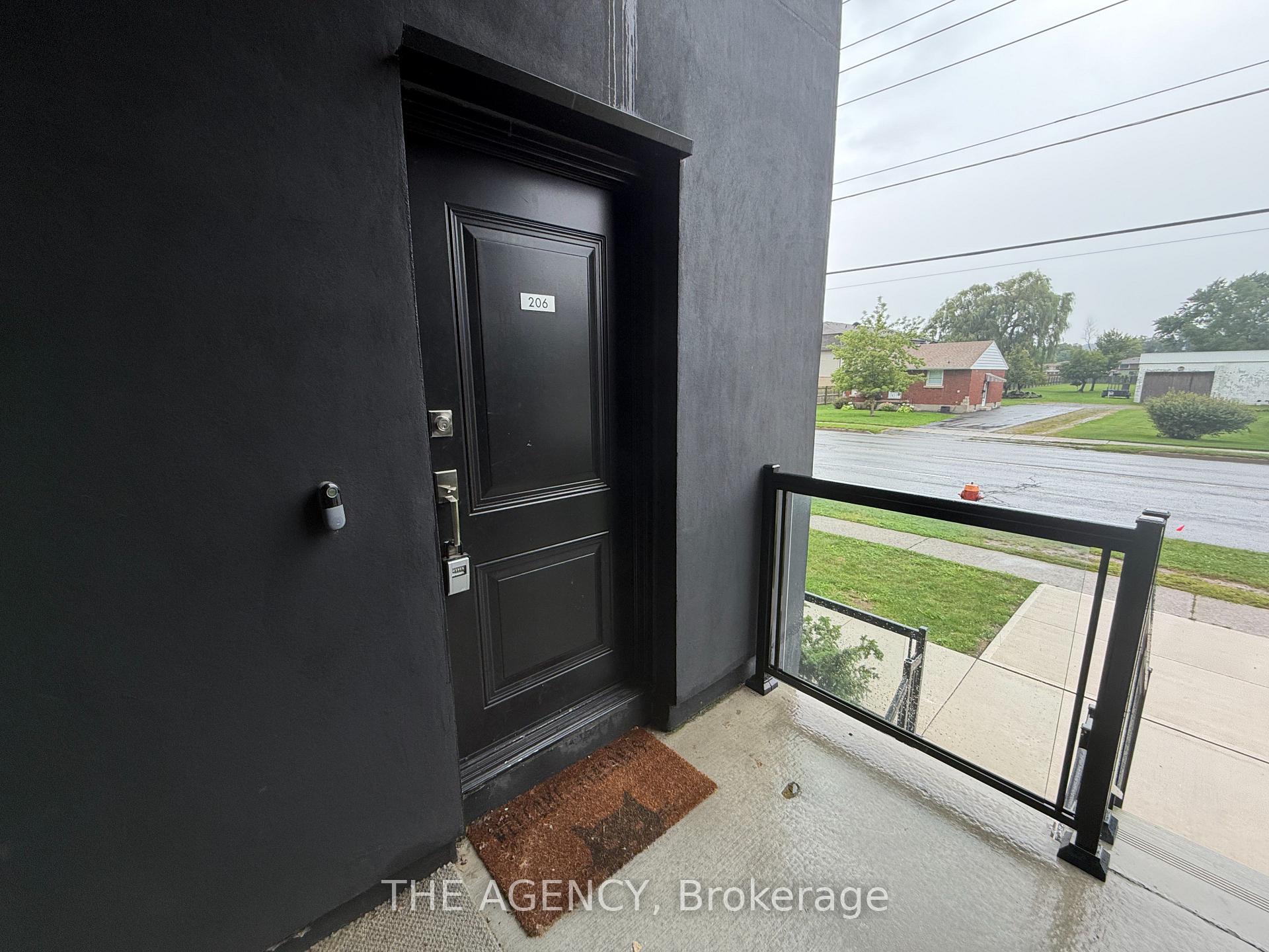 Photo 2 of Unit 206, 7277 Wilson Crescent, Niagara Falls, Oldfield — HOMEH