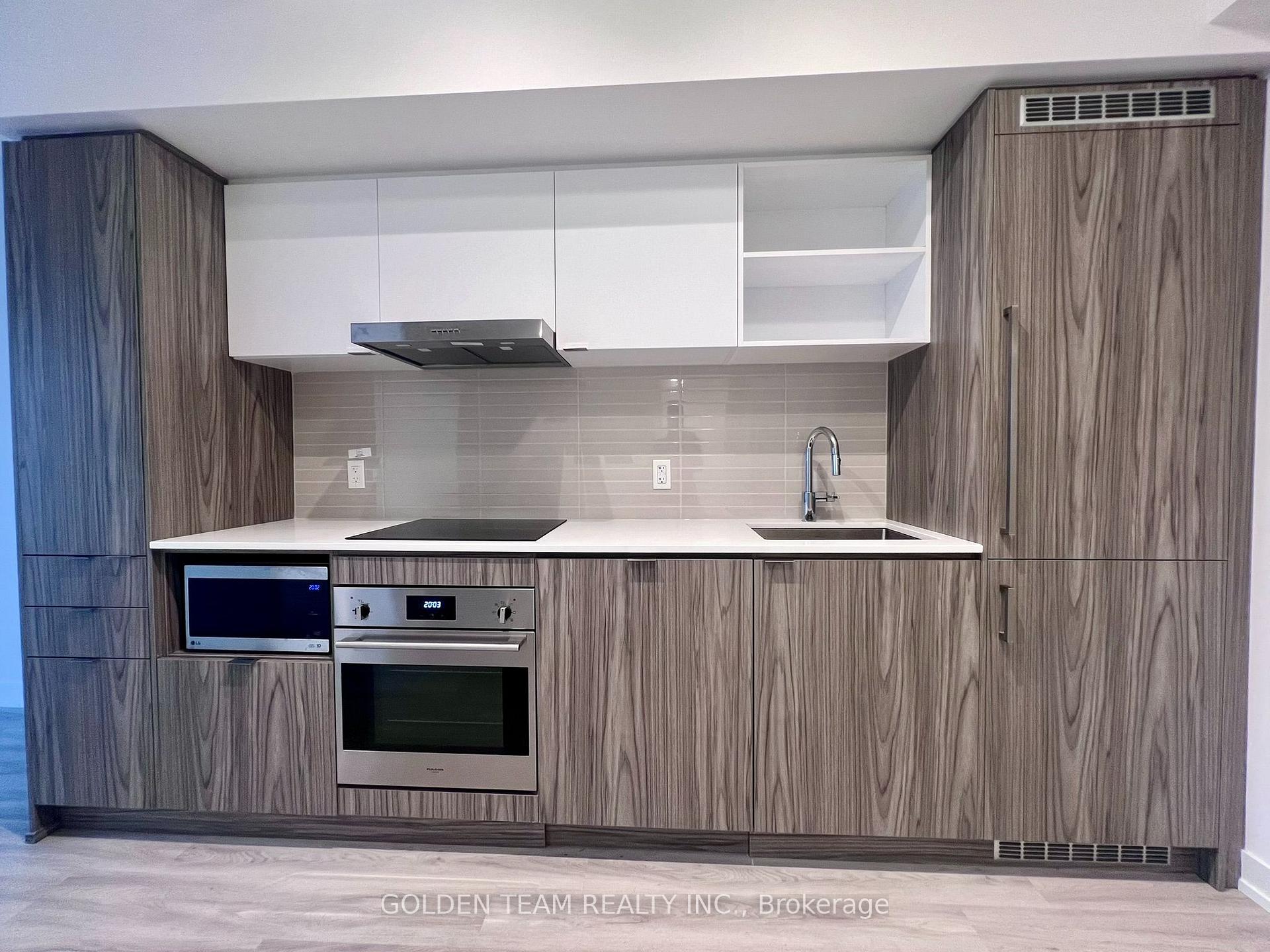 Photo 5 of Unit 3712, 55 Cooper Street, Toronto, Waterfront Communities — HOMEH