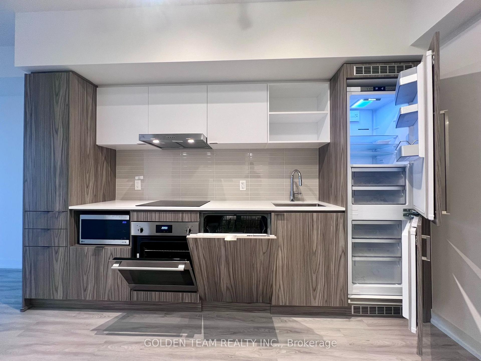 Photo 6 of Unit 3712, 55 Cooper Street, Toronto, Waterfront Communities — HOMEH
