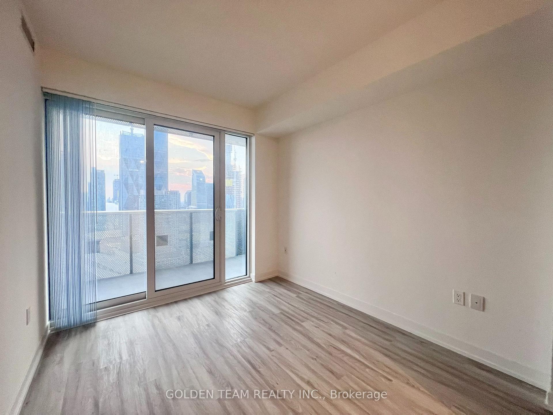 Photo 8 of Unit 3712, 55 Cooper Street, Toronto, Waterfront Communities — HOMEH