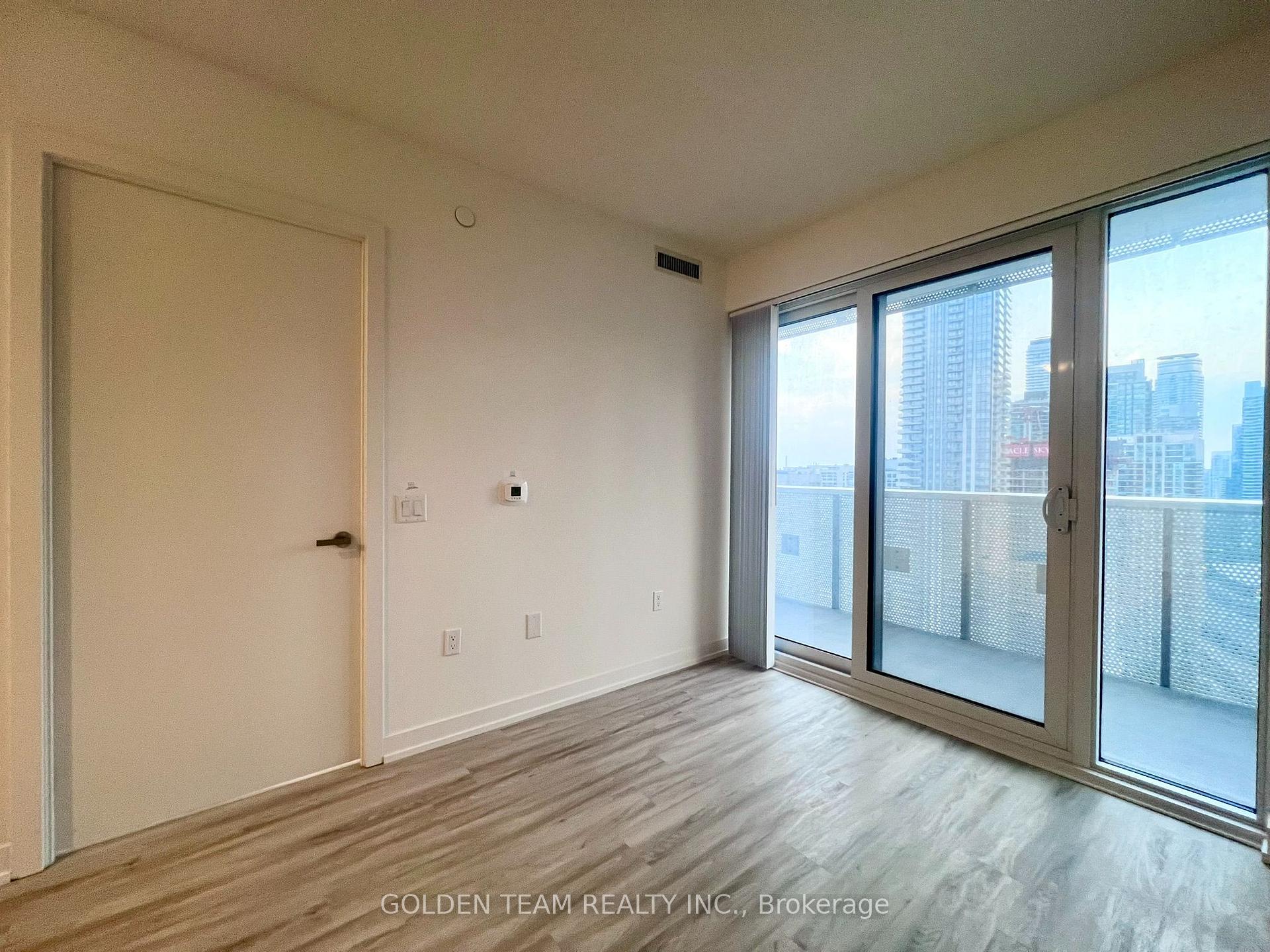 Photo 9 of Unit 3712, 55 Cooper Street, Toronto, Waterfront Communities — HOMEH