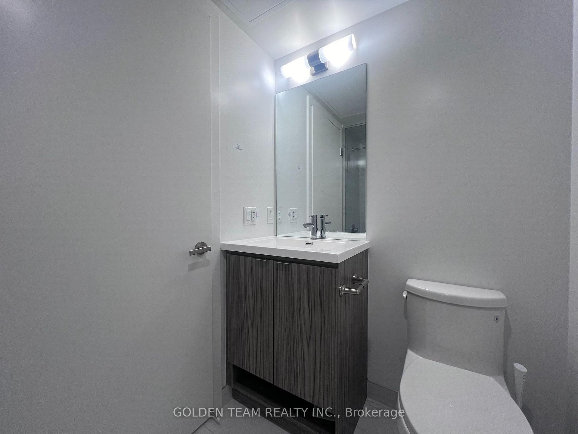 Photo 10 of Unit 3712, 55 Cooper Street, Toronto, Waterfront Communities — HOMEH