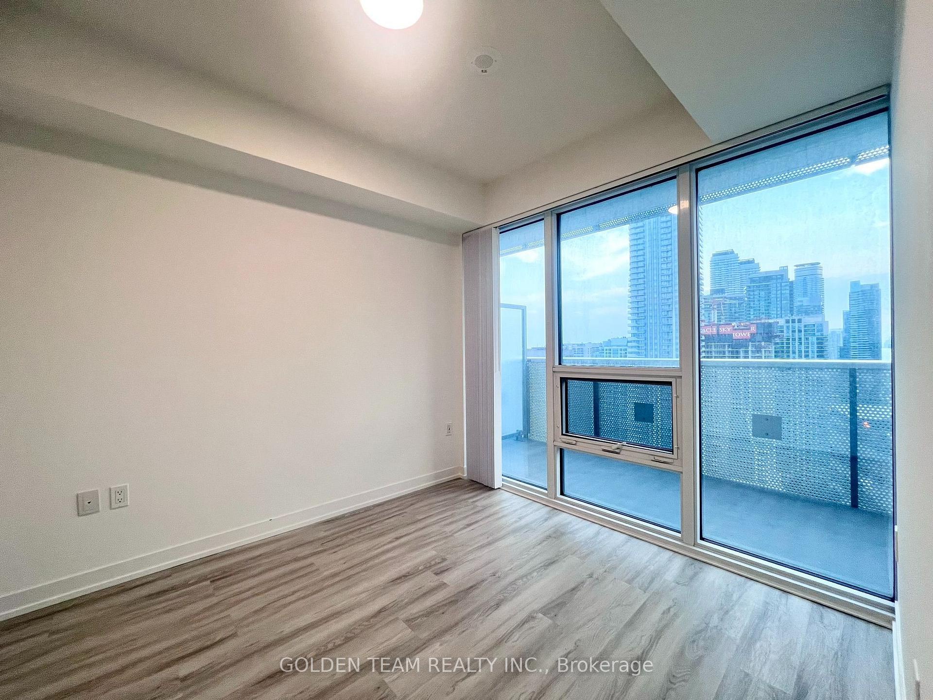 Photo 14 of Unit 3712, 55 Cooper Street, Toronto, Waterfront Communities — HOMEH