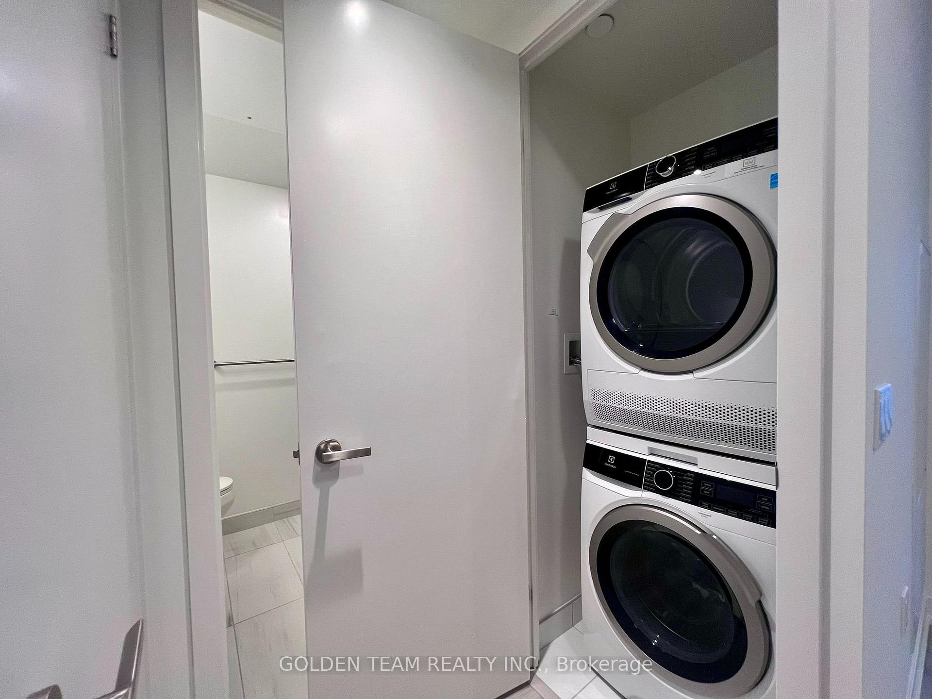 Photo 18 of Unit 3712, 55 Cooper Street, Toronto, Waterfront Communities — HOMEH