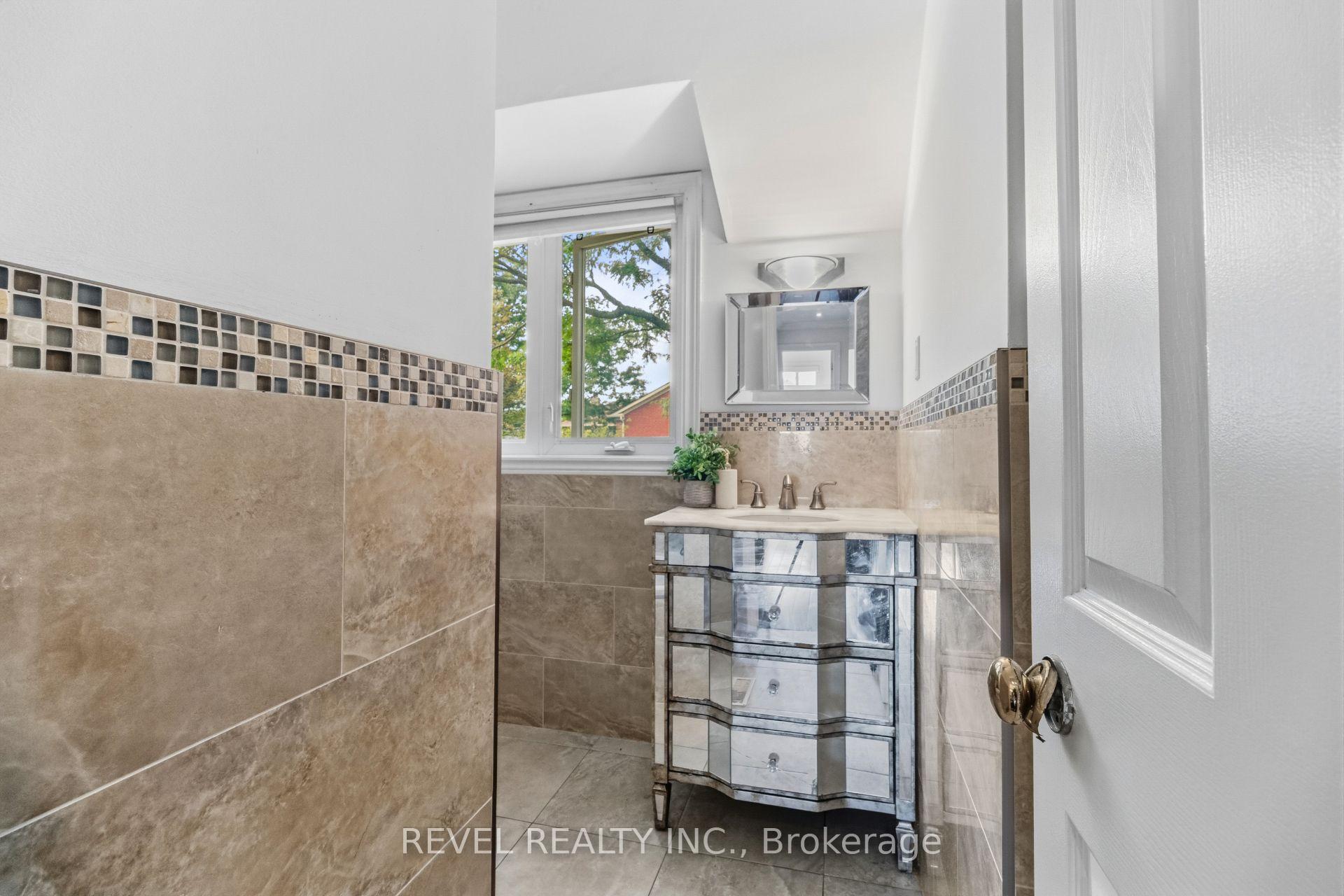 Photo 26 of 6624 Mockingbird Lane, Mississauga, Lisgar — HOMEH