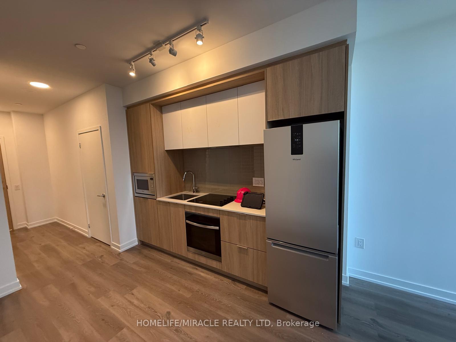 Photo 2 of Unit 607, 395 Square One Drive, Mississauga, City Centre — HOMEH