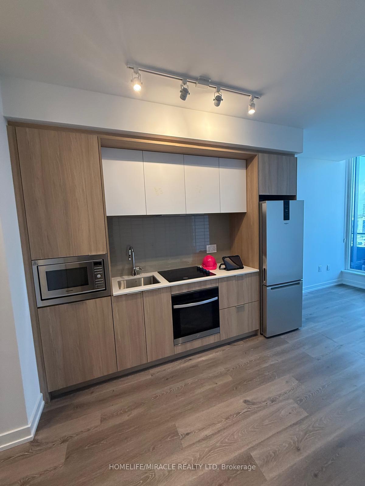 Photo 7 of Unit 607, 395 Square One Drive, Mississauga, City Centre — HOMEH