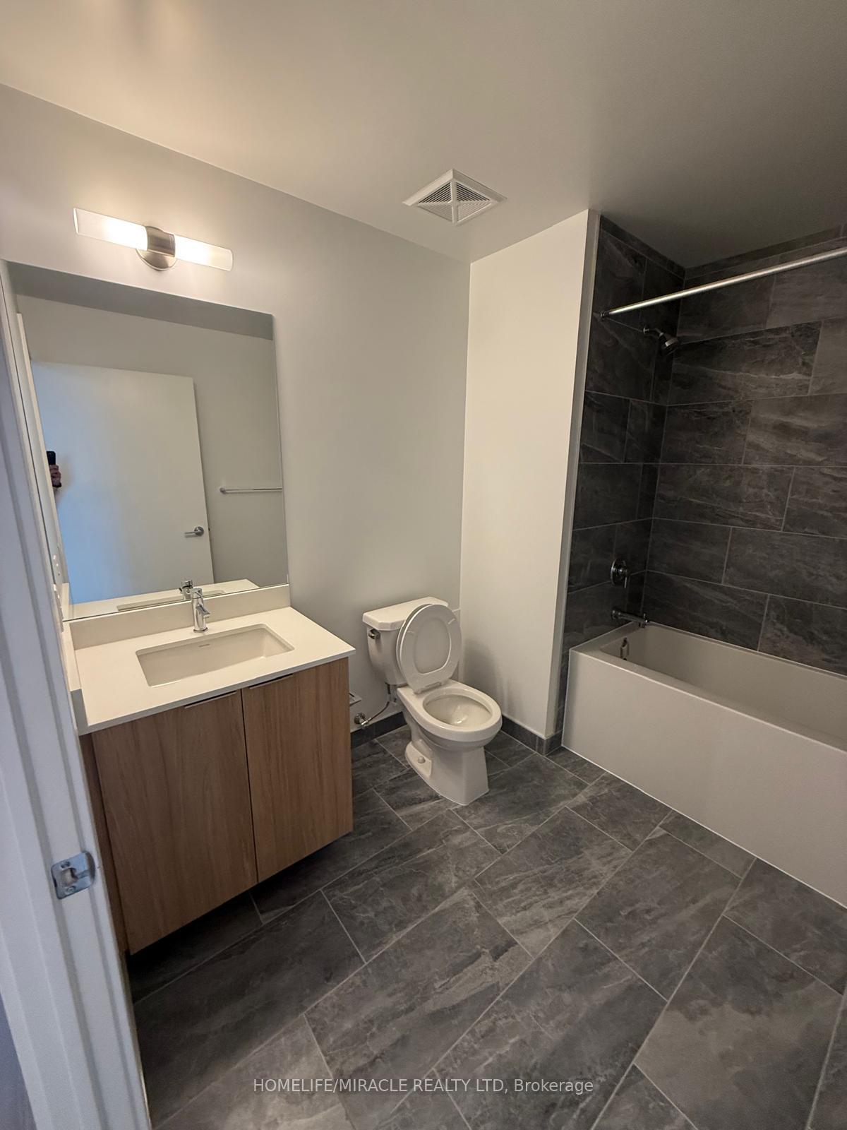 Photo 13 of Unit 607, 395 Square One Drive, Mississauga, City Centre — HOMEH