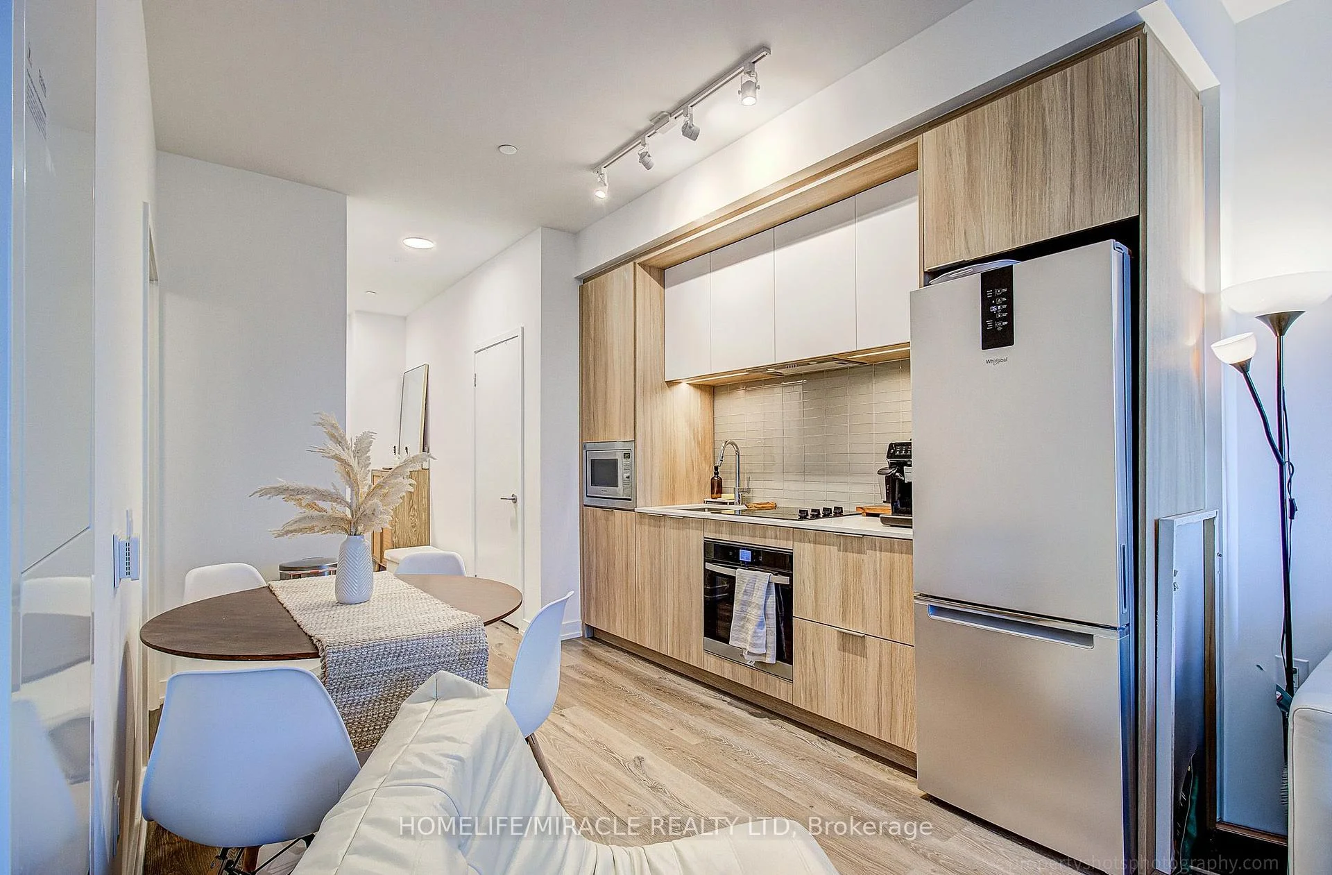 Photo 12 of Unit 607, 395 Square One Drive, Mississauga, City Centre — HOMEH