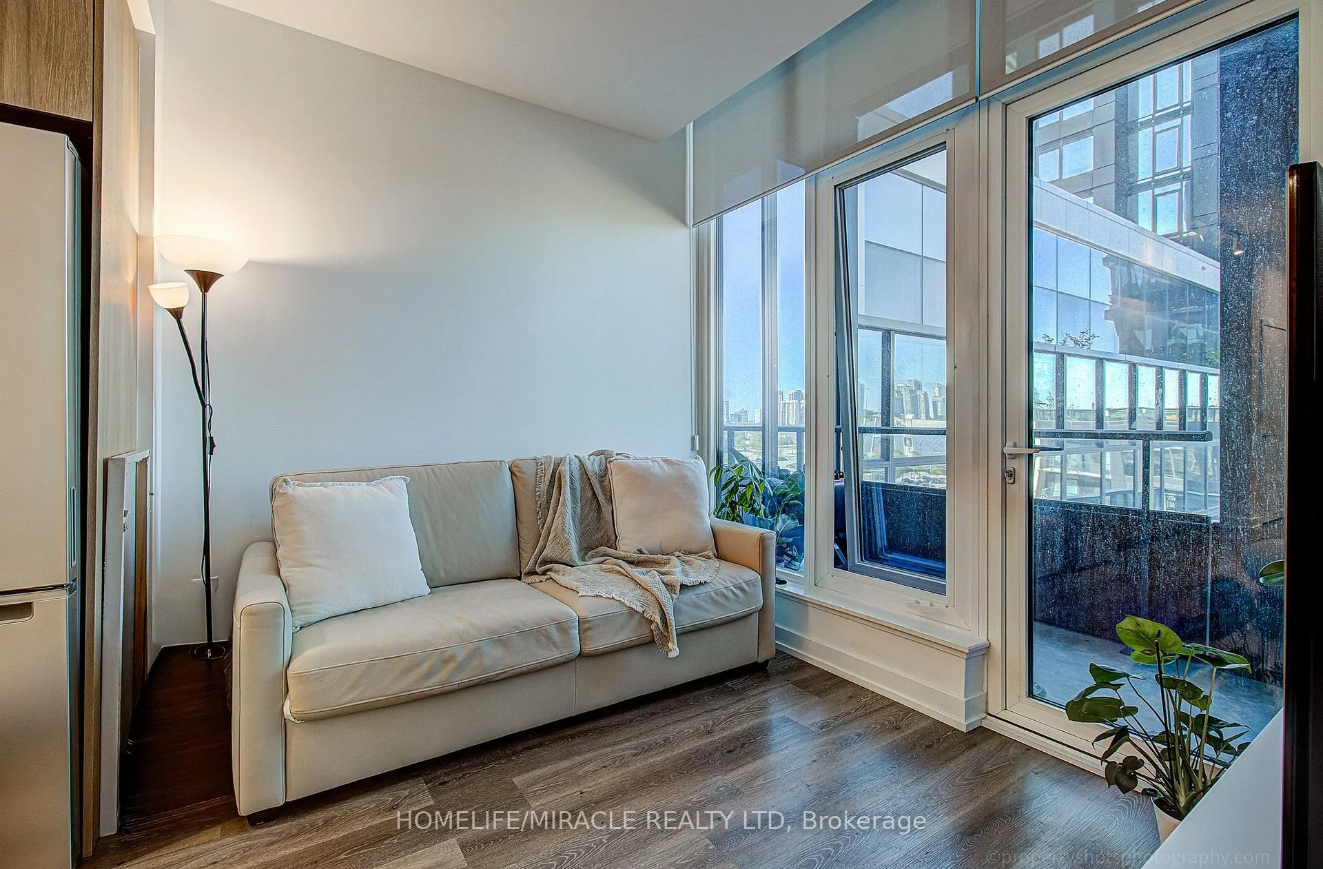Photo 14 of Unit 607, 395 Square One Drive, Mississauga, City Centre — HOMEH