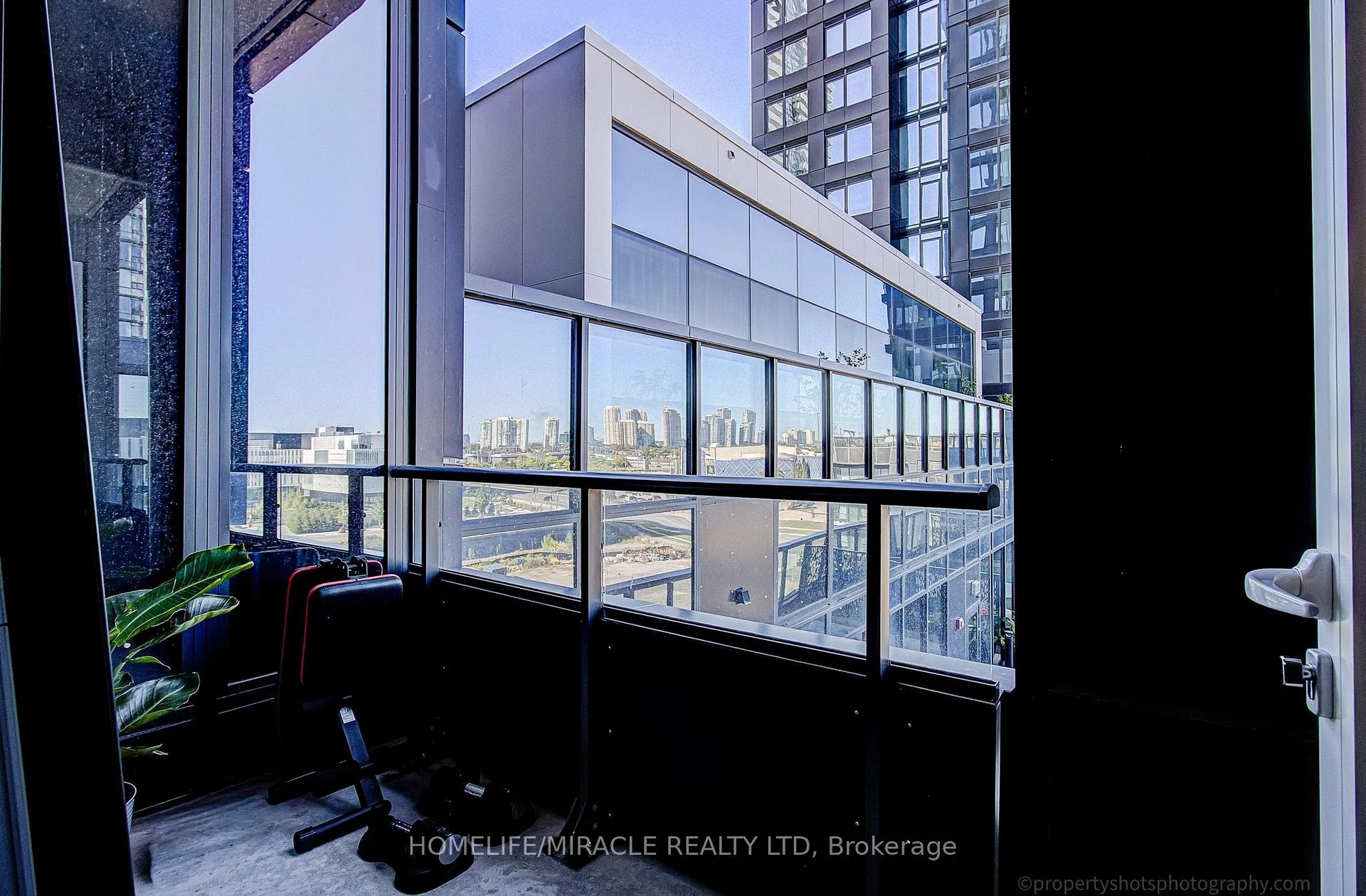 Photo 16 of Unit 607, 395 Square One Drive, Mississauga, City Centre — HOMEH