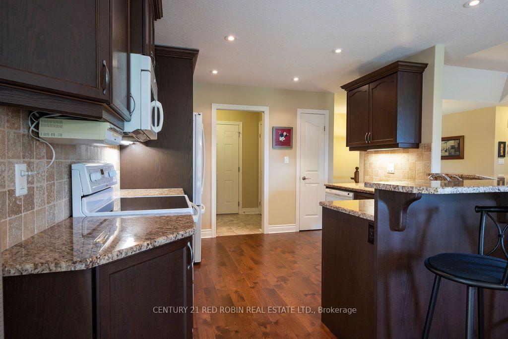 Photo 10 of 468 Macdonald Street, Strathroy-Caradoc, NE — HOMEH