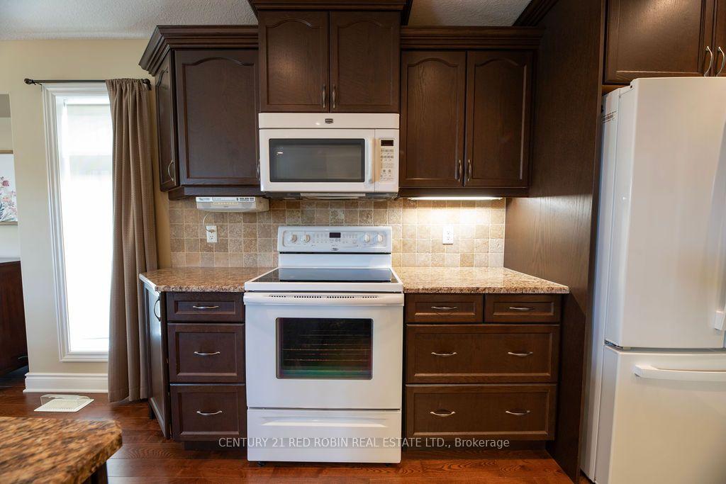 Photo 11 of 468 Macdonald Street, Strathroy-Caradoc, NE — HOMEH