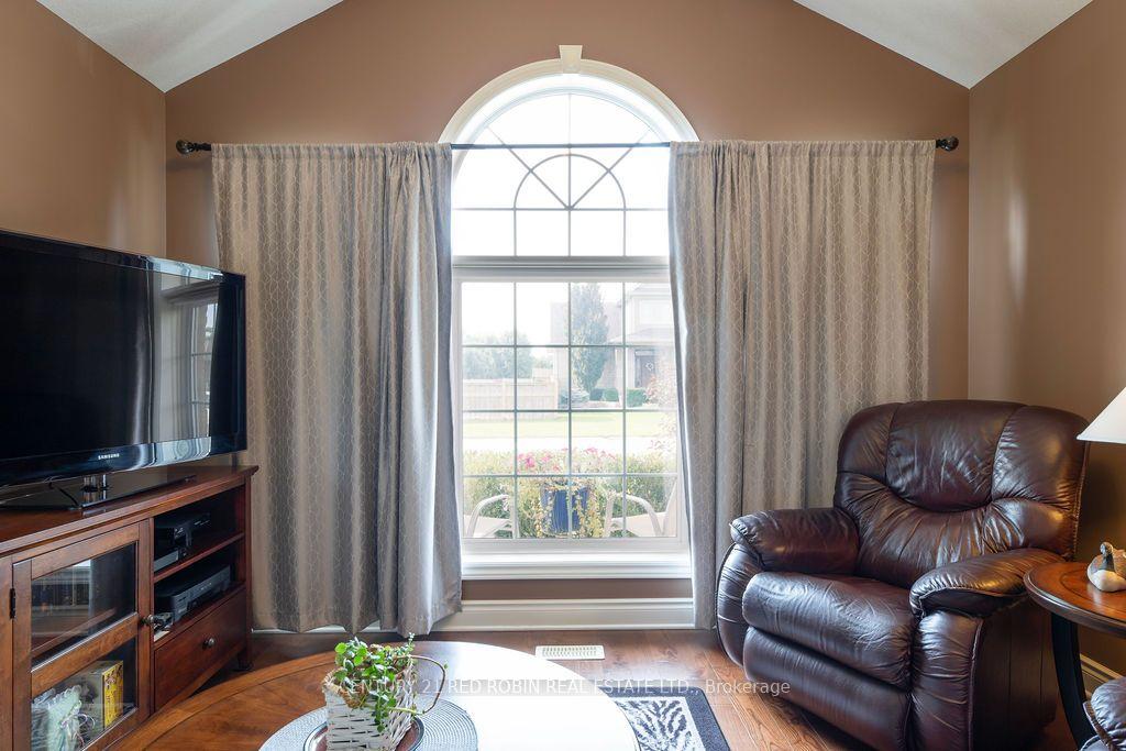 Photo 22 of 468 Macdonald Street, Strathroy-Caradoc, NE — HOMEH