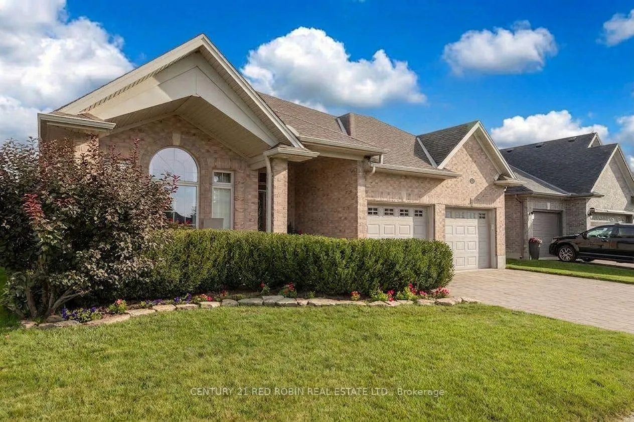 Photo 2 of 468 Macdonald Street, Strathroy-Caradoc, NE — HOMEH
