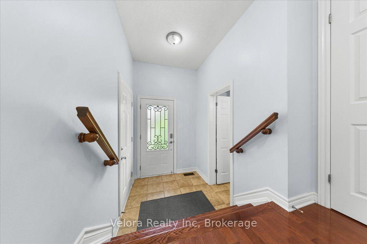 Photo 3 of 404 Sparkman Avenue, Ottawa, Avalon East — HOMEH