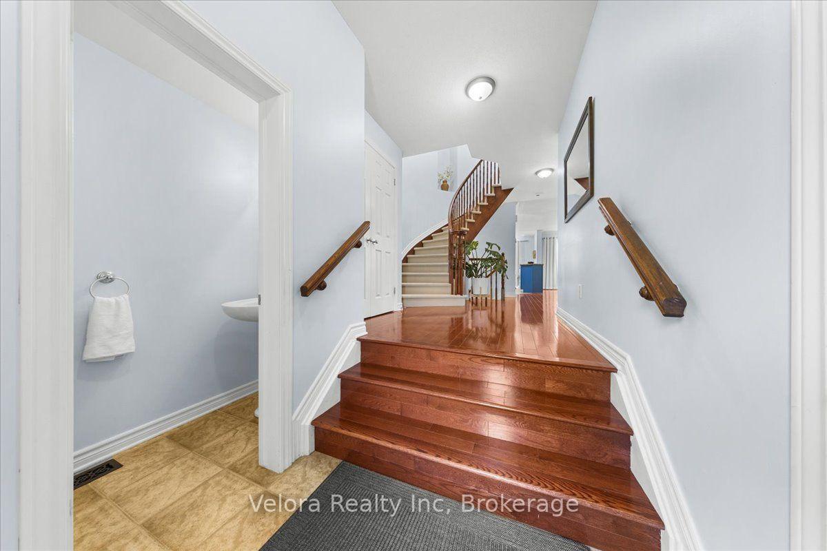 Photo 4 of 404 Sparkman Avenue, Ottawa, Avalon East — HOMEH