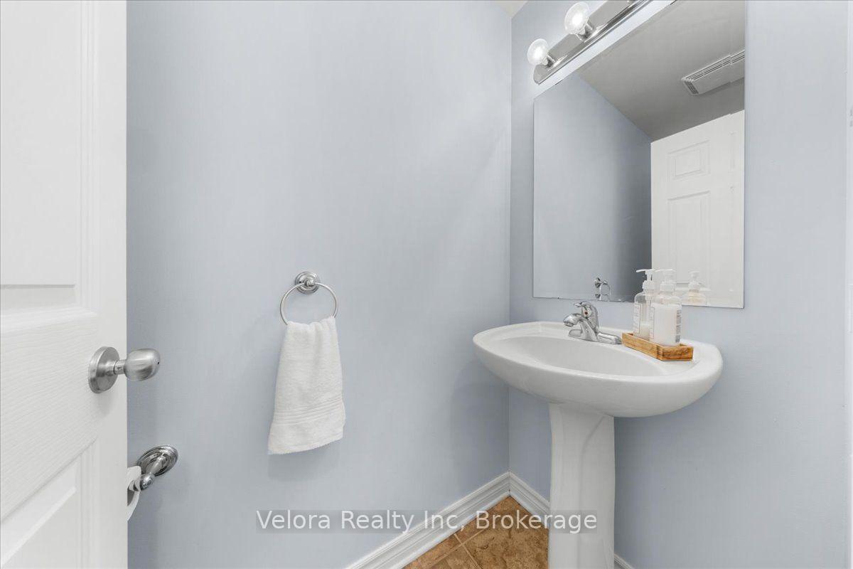 Photo 5 of 404 Sparkman Avenue, Ottawa, Avalon East — HOMEH