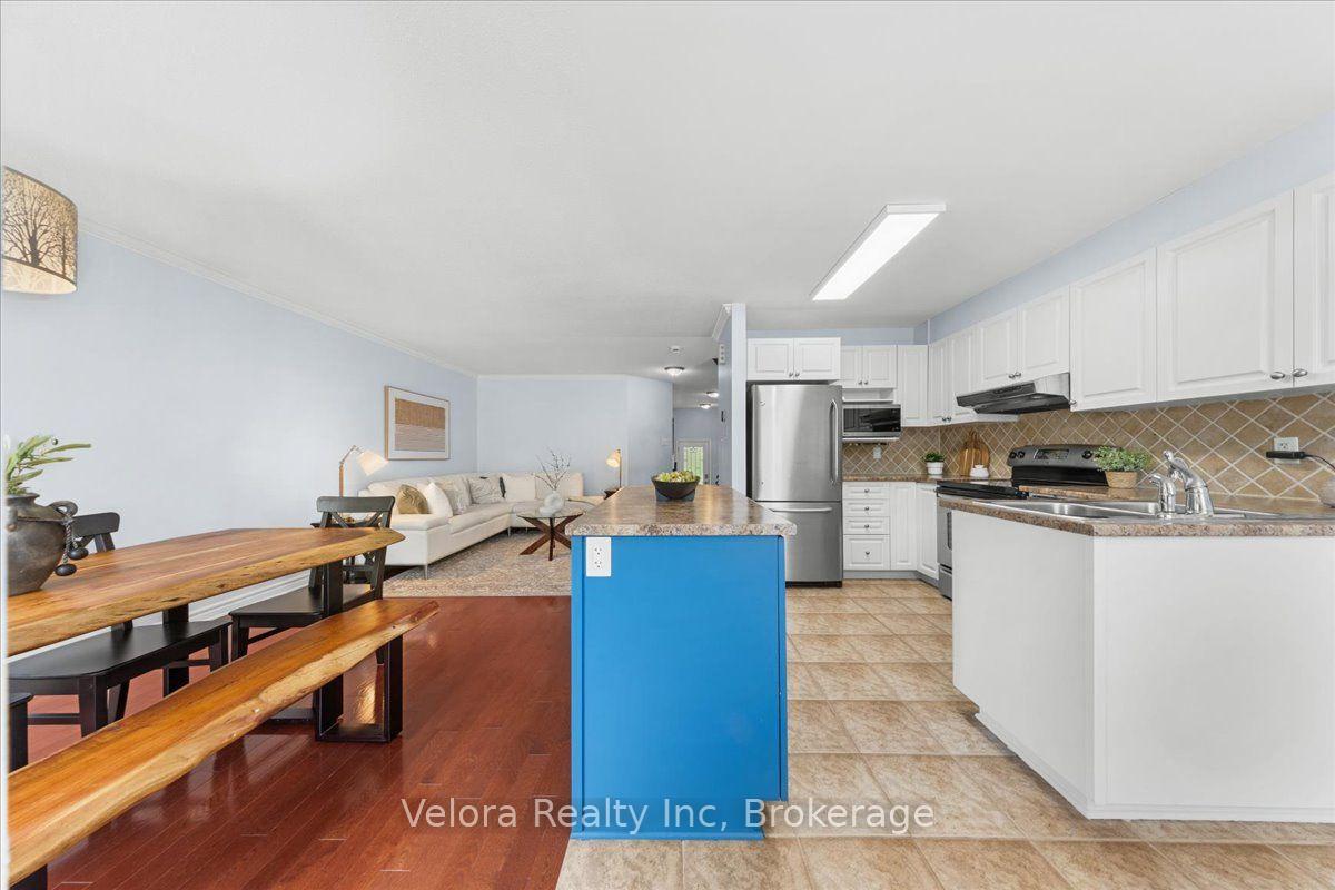 Photo 12 of 404 Sparkman Avenue, Ottawa, Avalon East — HOMEH